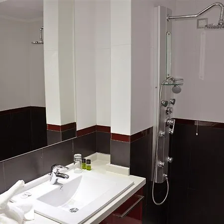 Daniel Luxury 4*